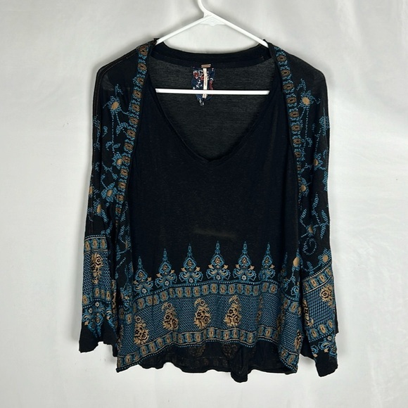 Free People Dolman Medallion Printed Long Sleeve Top -Size X-Small - Picture 2 of 9
